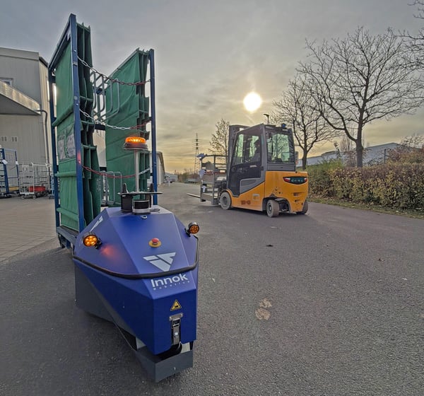 INDUROS mit Gabelstapler 1